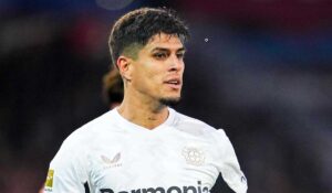 BOM! Real Madrid Bidik Dua Bek, Siapa yang Lebih Mulus?