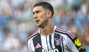 Vlahovic Ogah Angkat Kaki! Juventus Dilema?