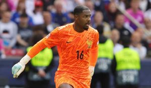 Chelsea Gagal Boyong Maignan!