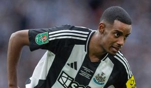 Liverpool Gagal Gaet Isak? Slot Siapkan Kejutan!