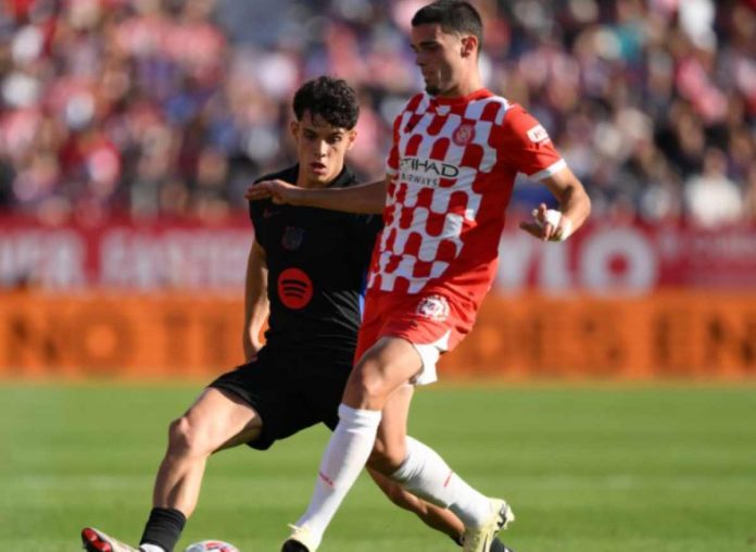 Hector Fort ke Dortmund? Barca Siap Lepas Wonderkid!