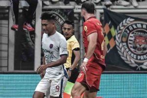 Persija Hancurkan Persita 4-0!