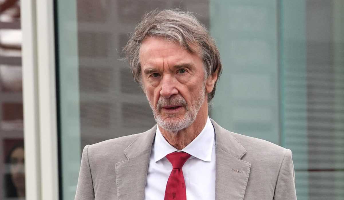 MU Terjegal Sengketa Tanah! Stadion Impian Tertunda?