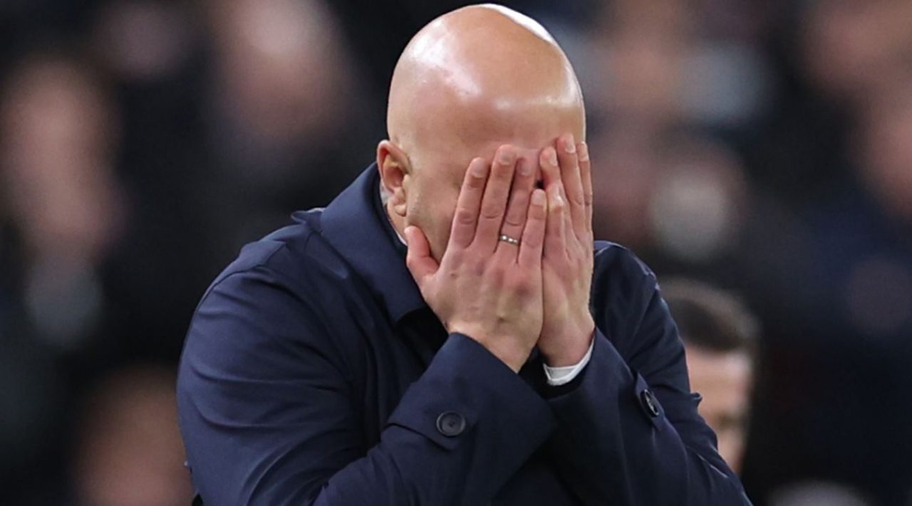 Kutukan Bek Tengah Kembali Hantui Liverpool Era Slot! 1 Kutukan Bek Tengah Kembali Hantui Liverpool Era Slot!