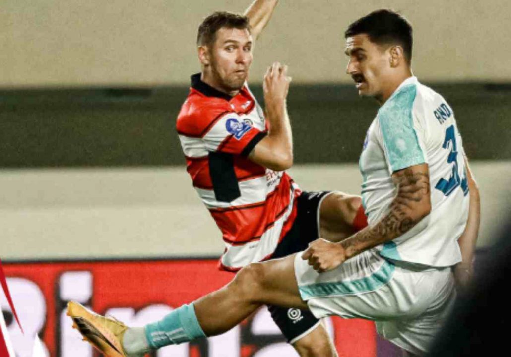 Duel Sengit Tanpa Gol! PSBS Biak dan Madura United Berbagi Poin