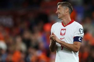 Lewandowski Absen di El Clasico! Barcelona Krisis Lini Depan?