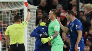 MU Kalah, Amorim Justru Kagumi Pemain Everton Ribut!