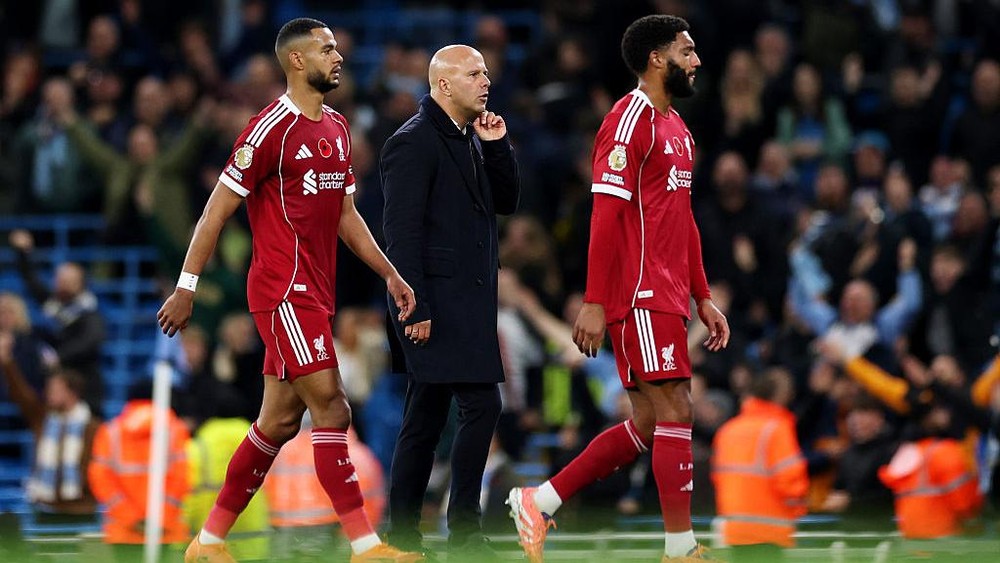 Liverpool Terpuruk, Slot Rasakan Tekanan Memuncak!