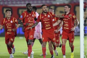 Persija Menggila! Hattrick Maxwell Bawa Macan ke Puncak!