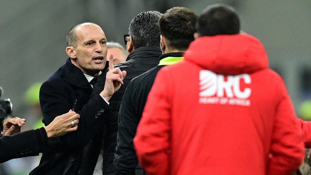 Allegri vs Fabregas: 'Kamu Masih Bocah!'