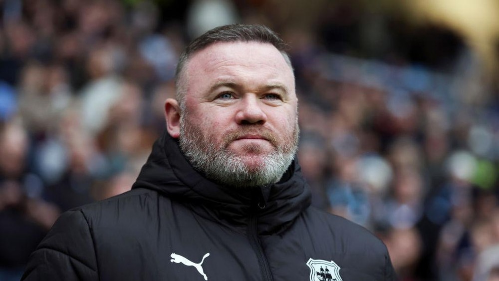 Vinicius Dilempari Botol, Rooney: Selebrasi Gol Dilarang?