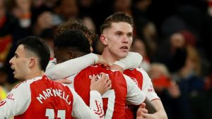 SportsZam - Arsenal, yang sempat nyaman di puncak klasemen Liga Inggris, kini harus mulai merasakan tekanan dari Manchester City. Meskipun saat ini The Citizens masih berada di posisi kedua, performa impresif mereka belakangan ini menjadi sinyal bahaya bagi The Gunners.