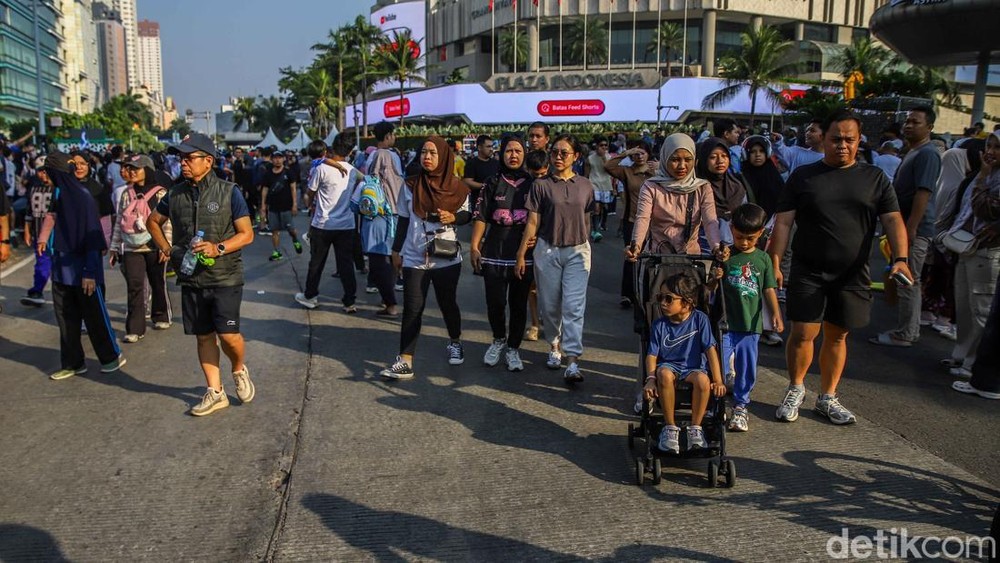 Semangat Warga Berolahraga di CFD Bundaran HI, Sambut Jakarta Menuju 5 Abad