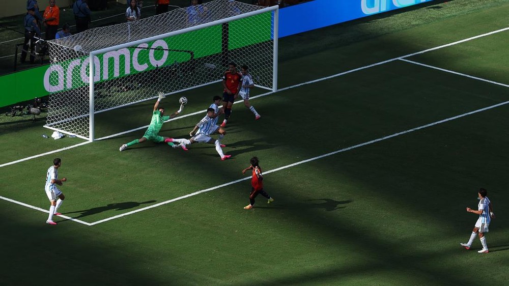 Spanyol Ukir Sejarah, Argentina Patah Hati di Final!