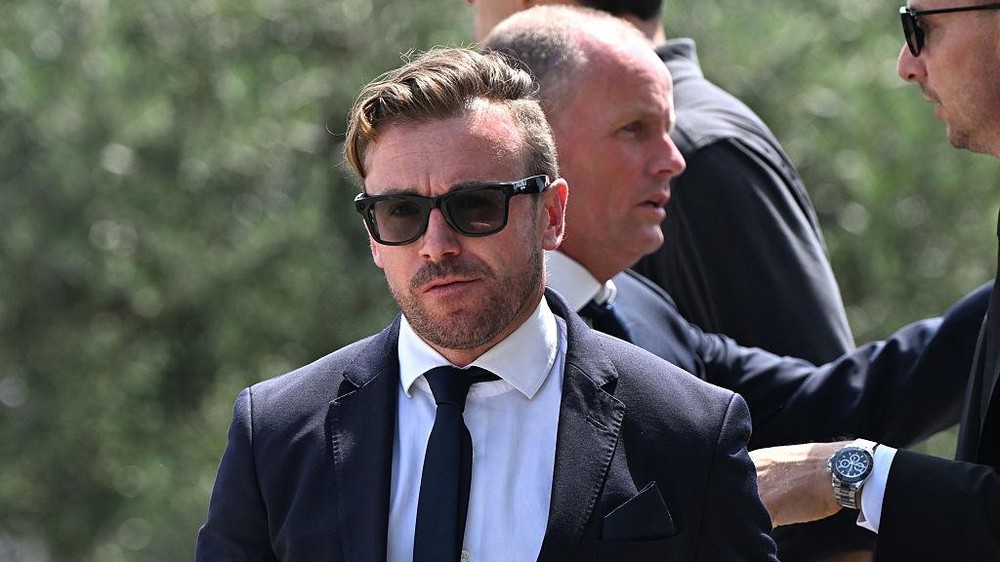 --------------------------------Liverpool Kembali ke Pelukan 'Sang Arsitek': Julian Ward Kembali Pimpin Revolusi Transfer! 1 --------------------------------Liverpool Kembali ke Pelukan 'Sang Arsitek': Julian Ward Kembali Pimpin Revolusi Transfer!