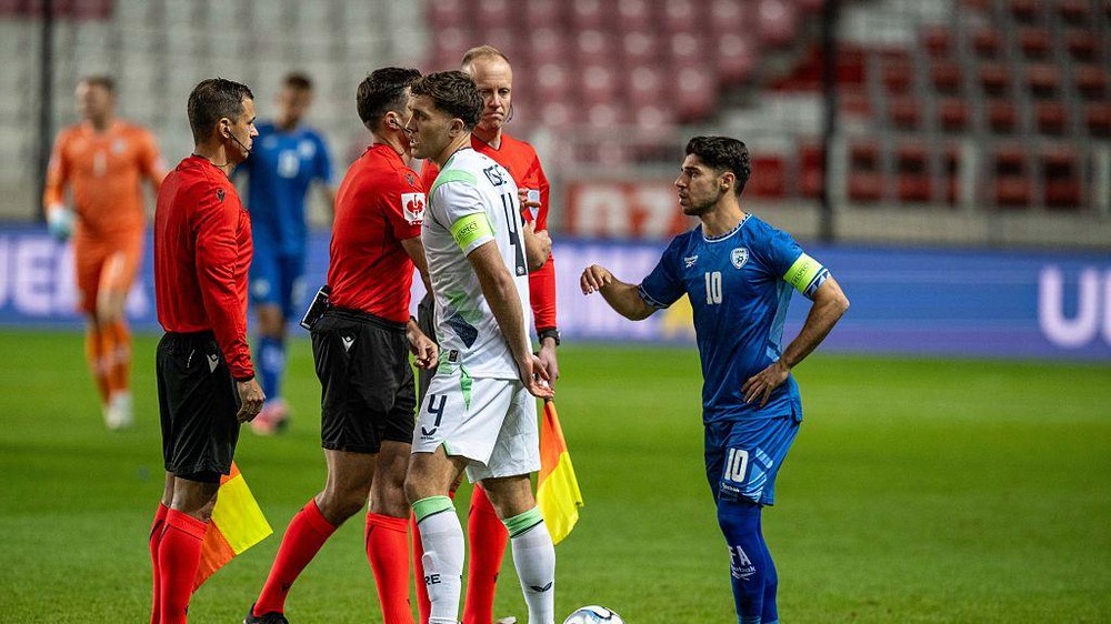 Konferensi Pers Memanas, Irlandia vs Israel Ricuh!