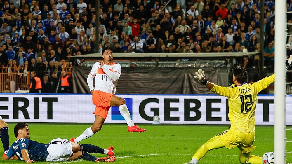Jerman Menggila, Belanda Nyaris Terpuruk! 1 Jerman Menggila, Belanda Nyaris Terpuruk!