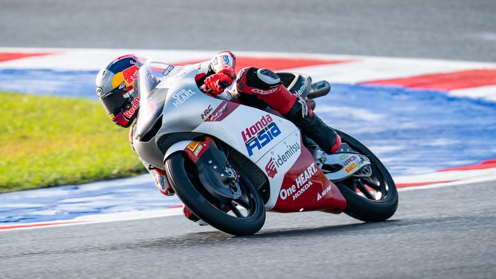 Veda Ega Menggila, Rebut Pole Position di Australia! 1 Veda Ega Menggila, Rebut Pole Position di Australia!