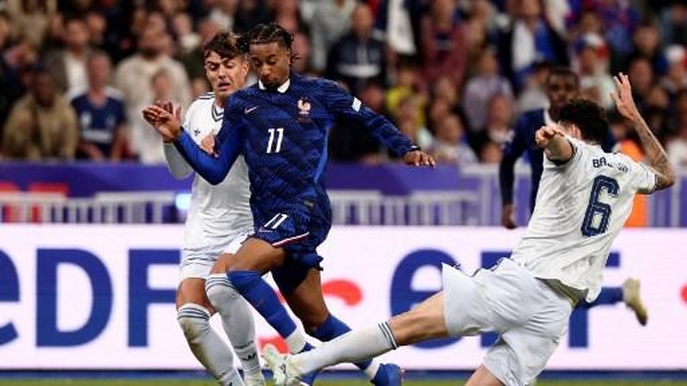 Prancis & Italia Berbagi Poin di Parc de Princes!
