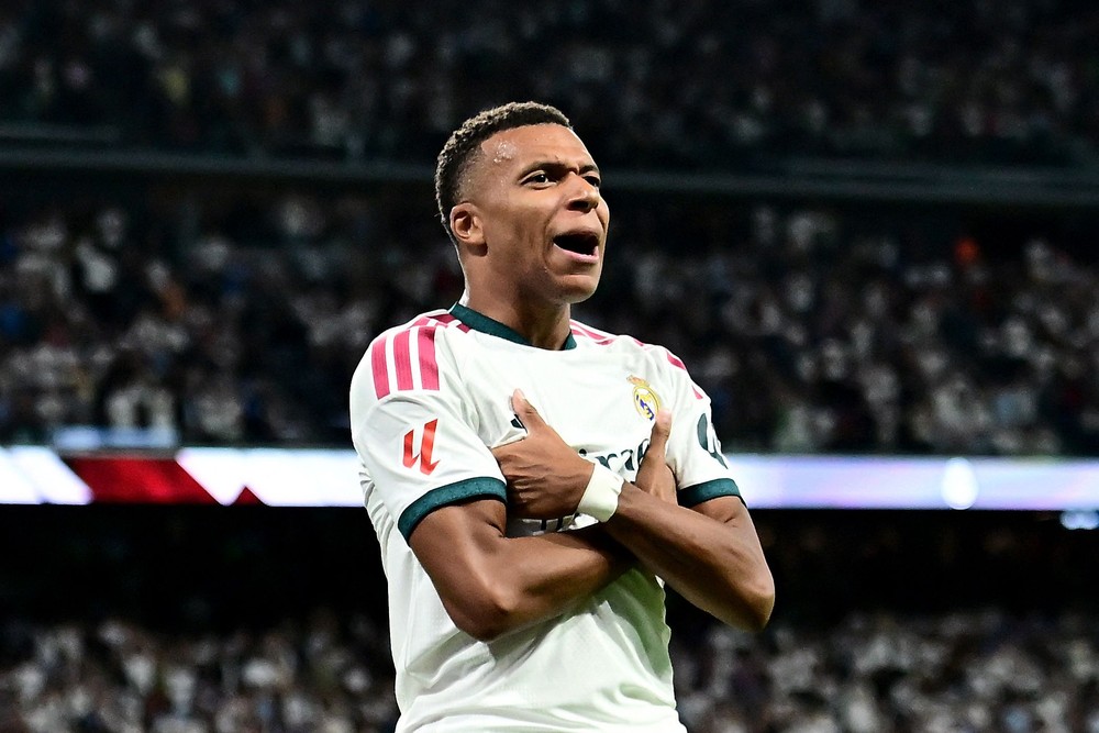Mbappe Santai Bersepeda, Real Madrid Tak Marah! 1 Mbappe Santai Bersepeda, Real Madrid Tak Marah!