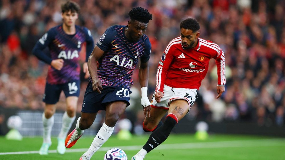 MU Kebobolan Mental? Spurs Menguasai Old Trafford!